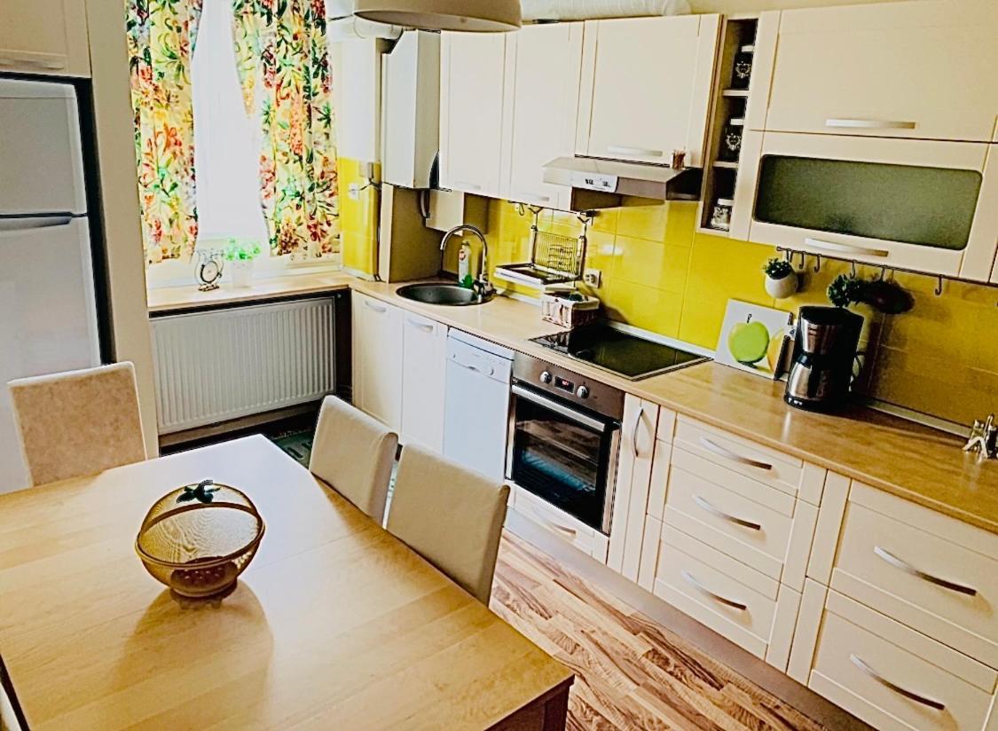 Ferienwohnung Boulevard Rose Alba Iulia Exterior foto