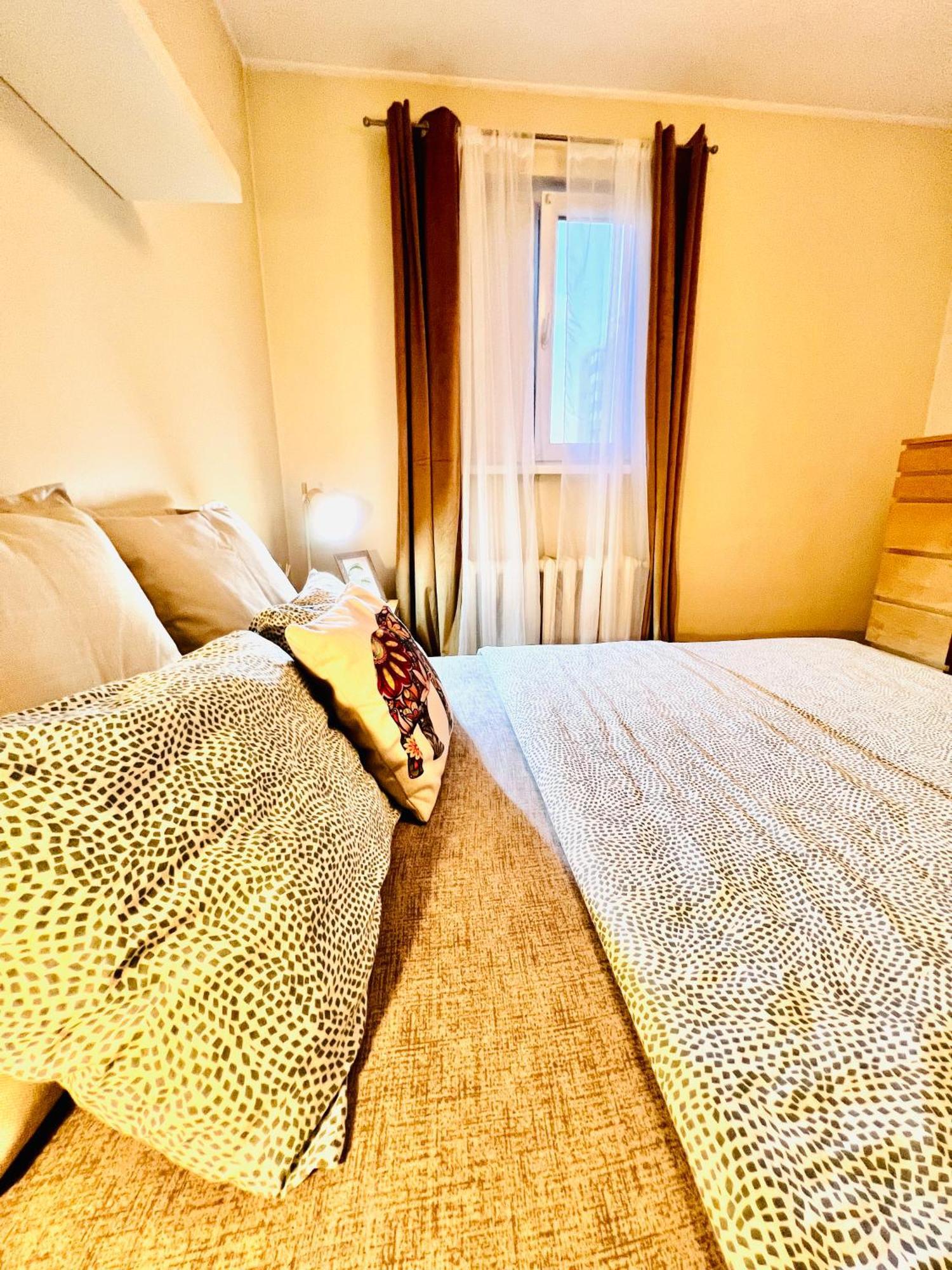 Ferienwohnung Boulevard Rose Alba Iulia Exterior foto